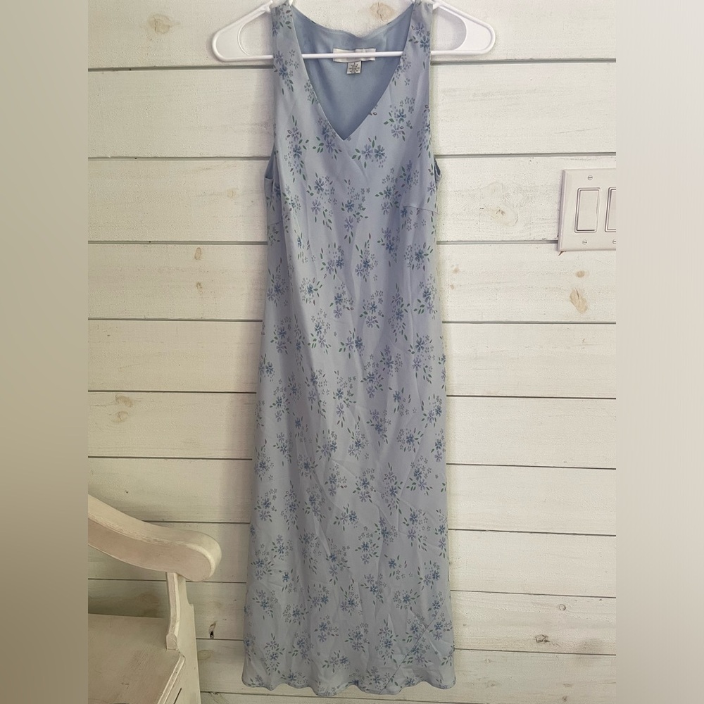 Petite Sophisticate Powder Blue Floral V-Neck Midi Dress